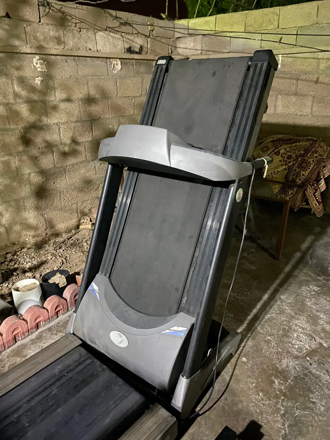 4 عدد تردمیل باشگاهی و‌ نیمه باشگاهی|تجهیزات ورزشی|اهواز, ۲۴ متری|دیوار