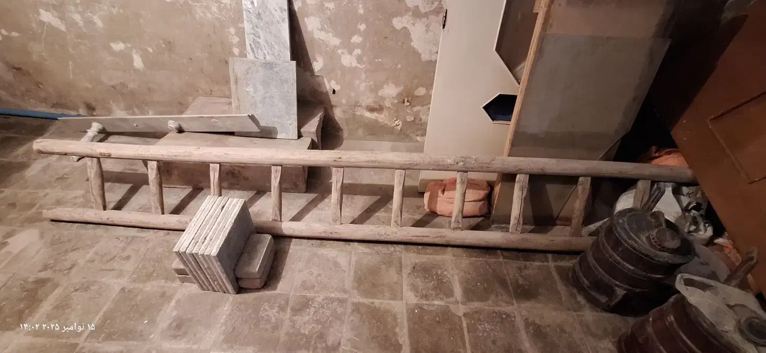 نردبان چوبی بزرگ|مصالح و تجهیزات ساختمان|بروجرد, |دیوار