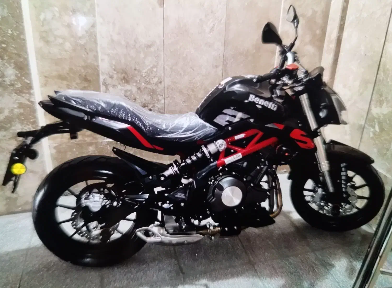 بنلی 300 1402|موتورسیکلت|تهران, جمهوری|دیوار