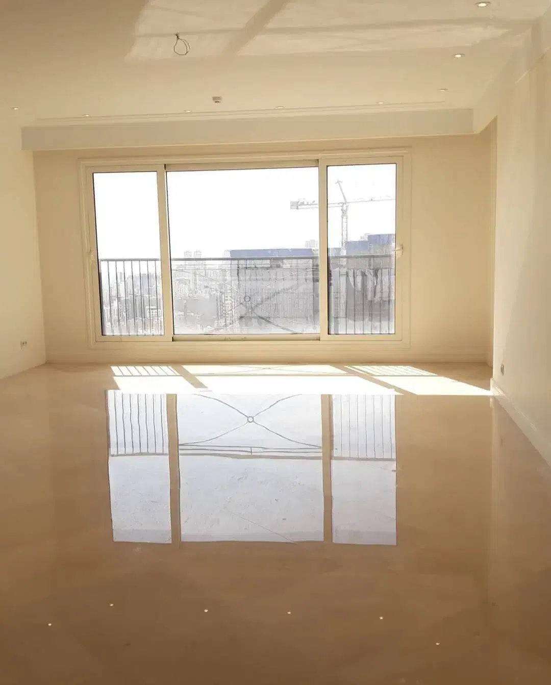 سعادت آباد ۱۱۰ متر/بلوار ۲۴ متری/روبه آفتاب