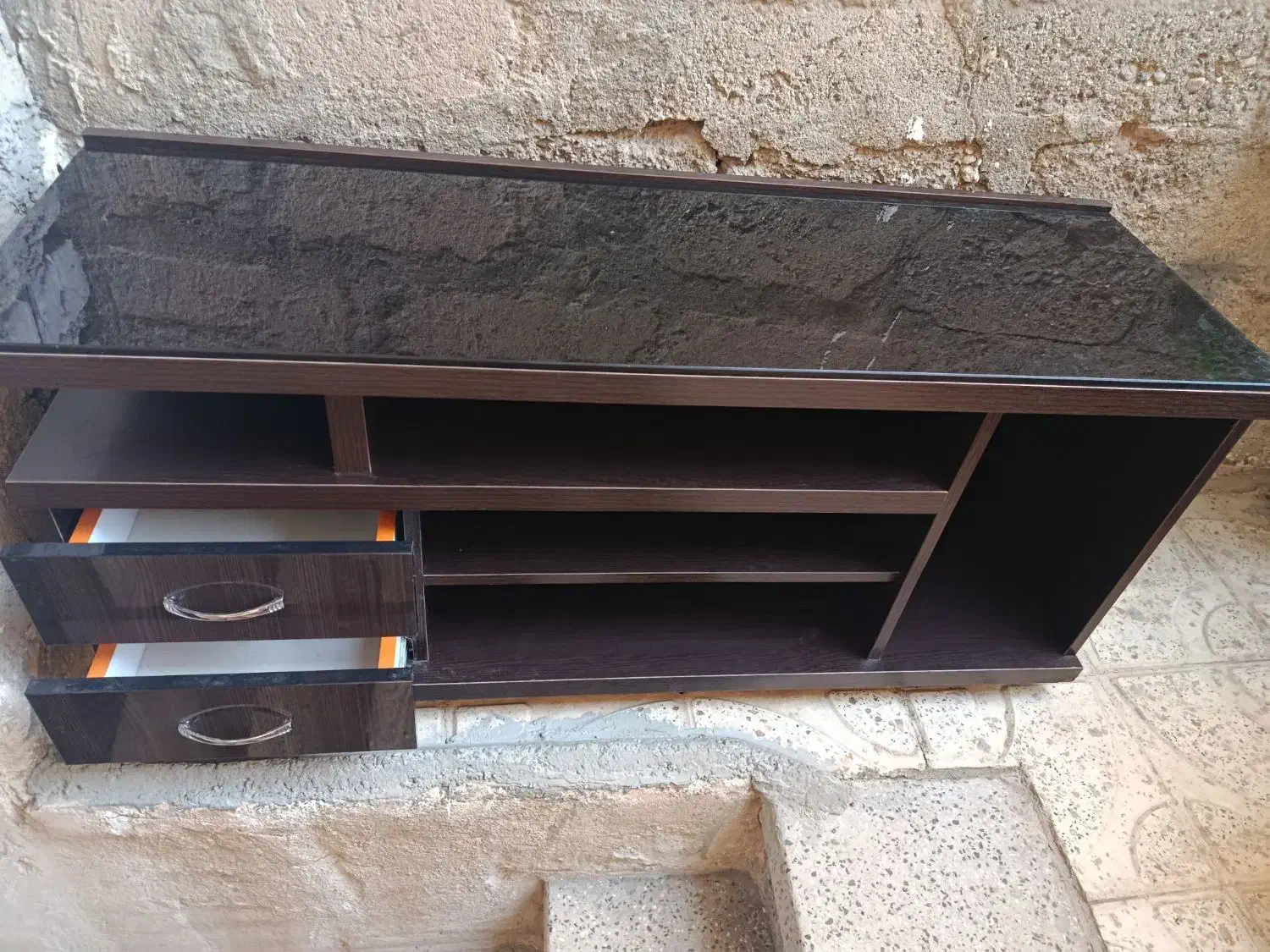 میز تلویزیون در حد نو|مبلمان خانگی و میز عسلی|مهاباد (آذربایجان غربی), |دیوار