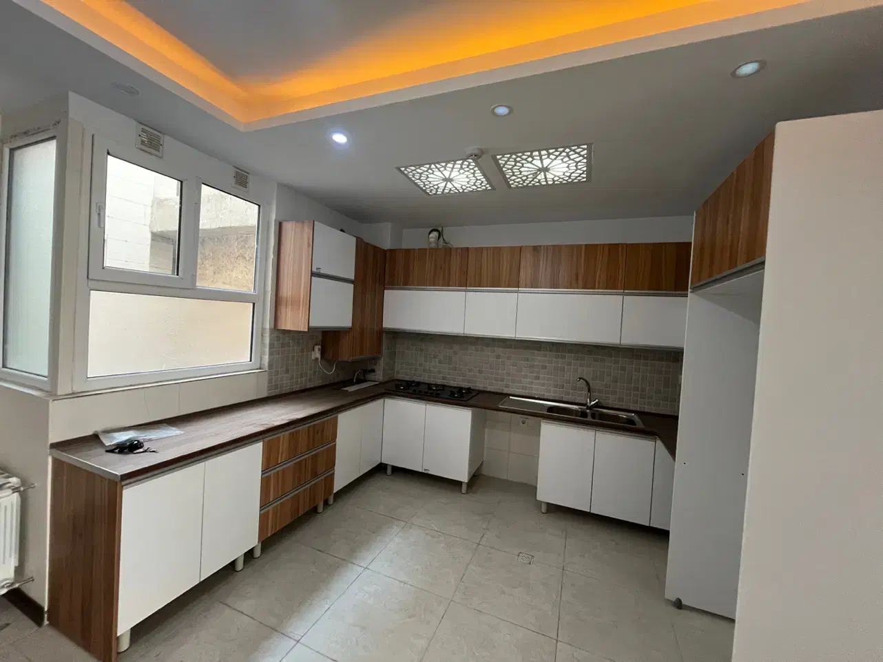 ۶۷ متر / دو خوابه/ نوساز کلید نخورده/ بلوار اصلی