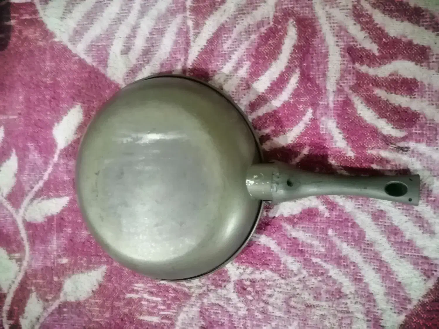 تابه|ظروف پخت‌وپز|تبریز, |دیوار