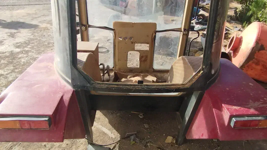 اتاق تراکتور|قطعات یدکی و لوازم جانبی|پائین جام, |دیوار