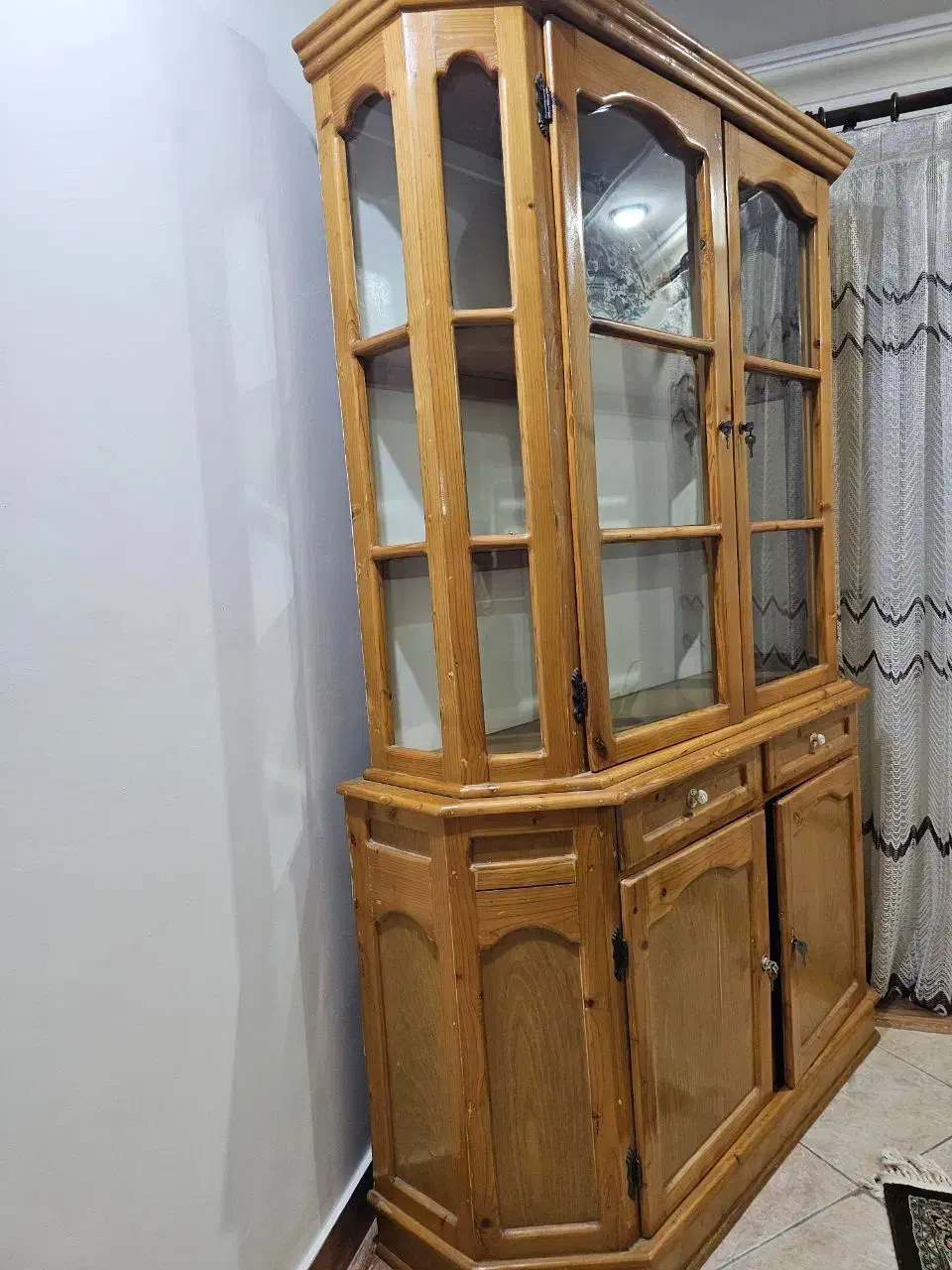 بوفه چوب نراد روسی کاملا نو|بوفه، ویترین، کنسول|رشت, سعدی (تختی)|دیوار