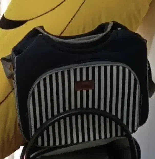 گمشده|اشیا|ملک‌آباد, |دیوار