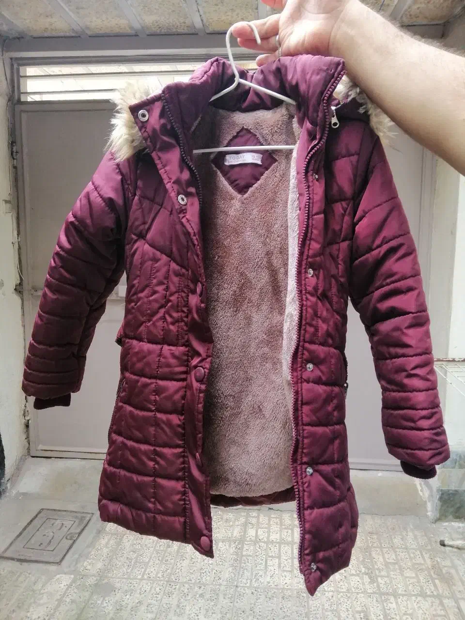 کاپشن دخترانه زرشکی|لباس|رشت, استقامت ۱|دیوار