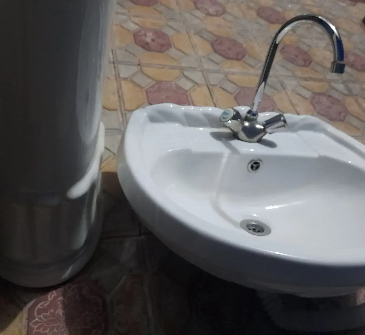 روشویی|لوازم سرویس بهداشتی|میاندوآب, |دیوار