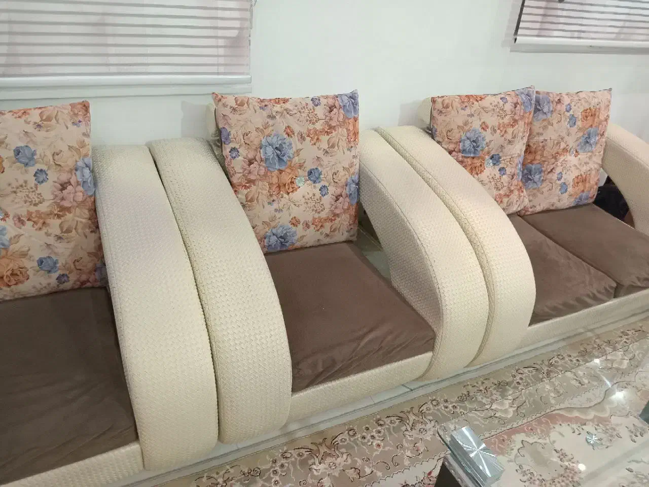 مبل نه نفره دو رو به فروش میرسد|مبلمان خانگی و میز عسلی|شهریار, رضی آباد بالا|دیوار