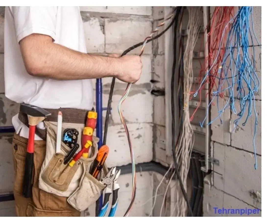 کارگر ساده مبتدی یا برق کار ساده با اموزش|استخدام معماری، عمران و ساختمانی|مشهد, آیت الله کاشانی|دیوار
