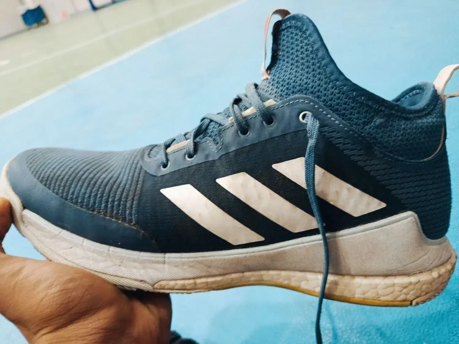 کفش والیبال بسیار نرم آدیداس کریزی سایز 44|کیف، کفش، کمربند|نیشابور, کوی یغما|دیوار