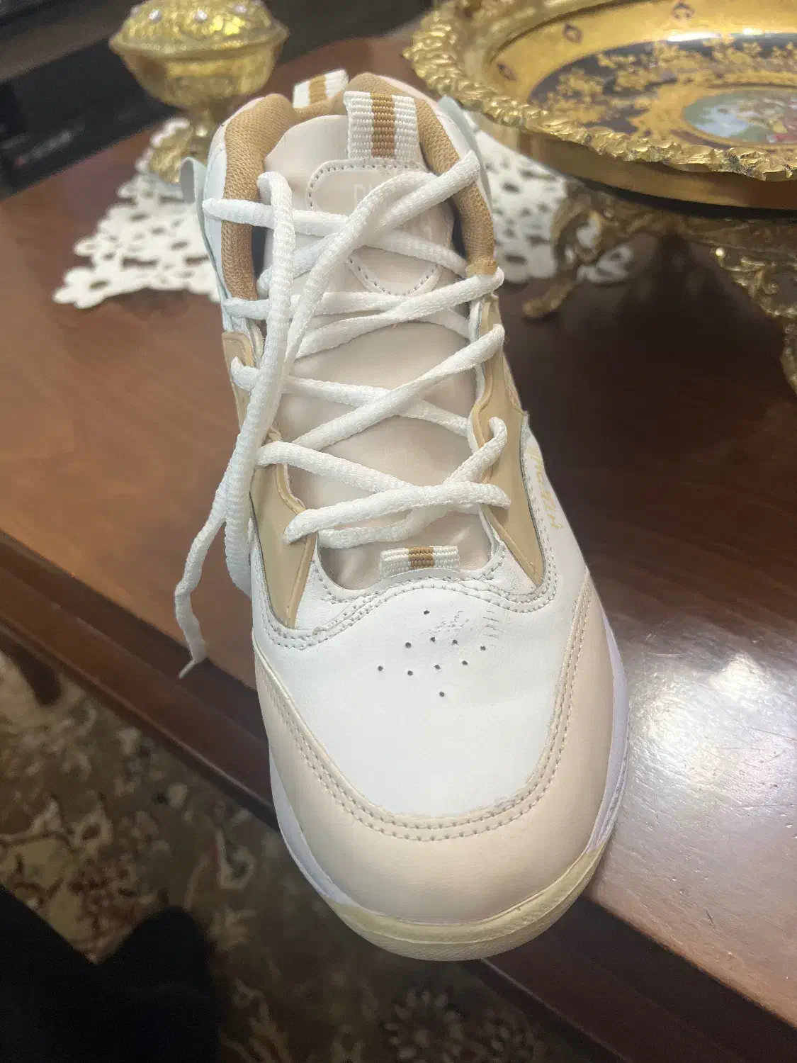 کتونی سایز۴۲|کیف، کفش، کمربند|پرند, فاز ۶|دیوار