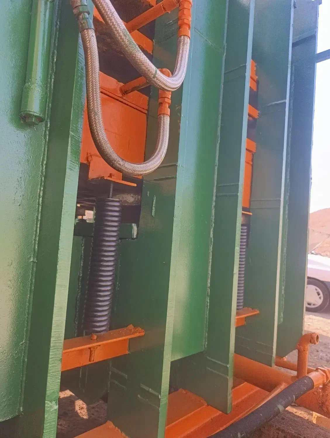 دستگاه پرس نوپان وسنباده نواری|ماشین‌آلات صنعتی|قم, باجک دو|دیوار