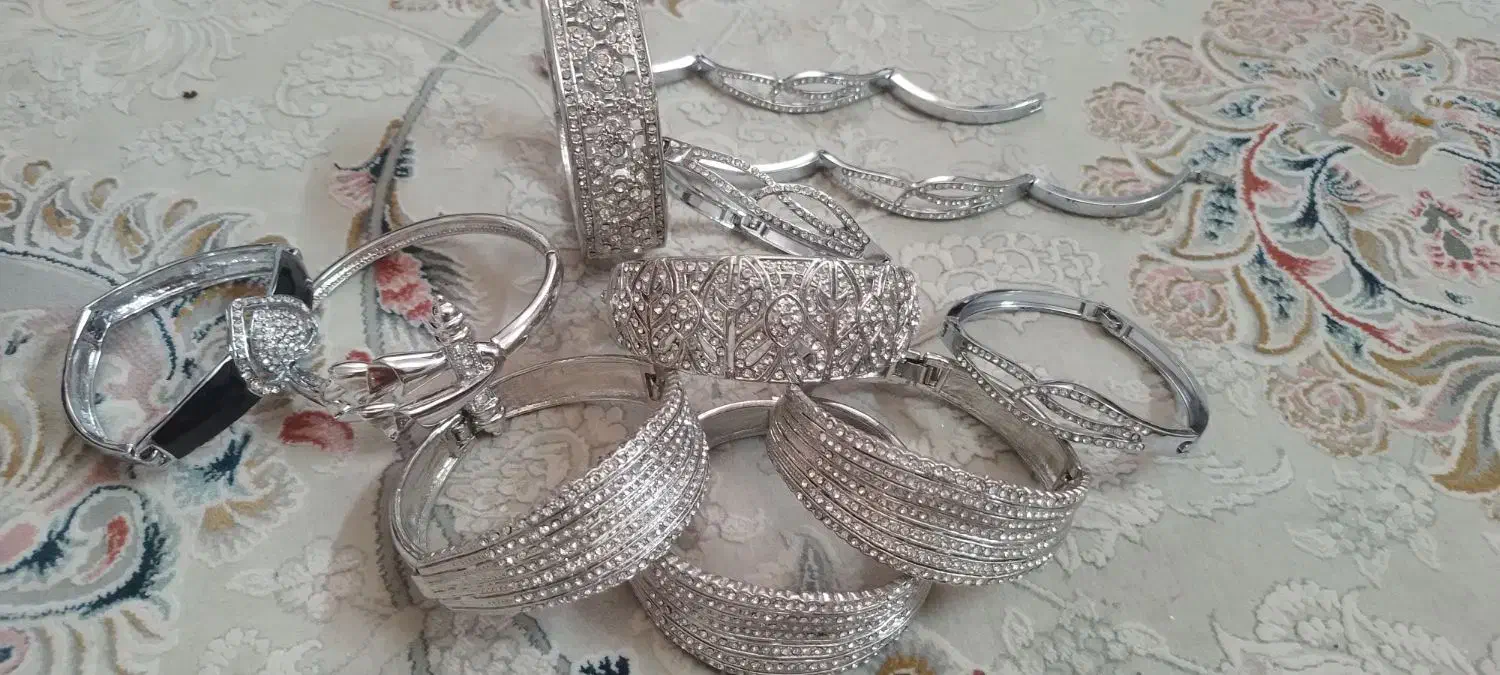 النگو دستبند نگین دار درجه یک نو|زیورآلات و اکسسوری|ری, هاشمآباد|دیوار