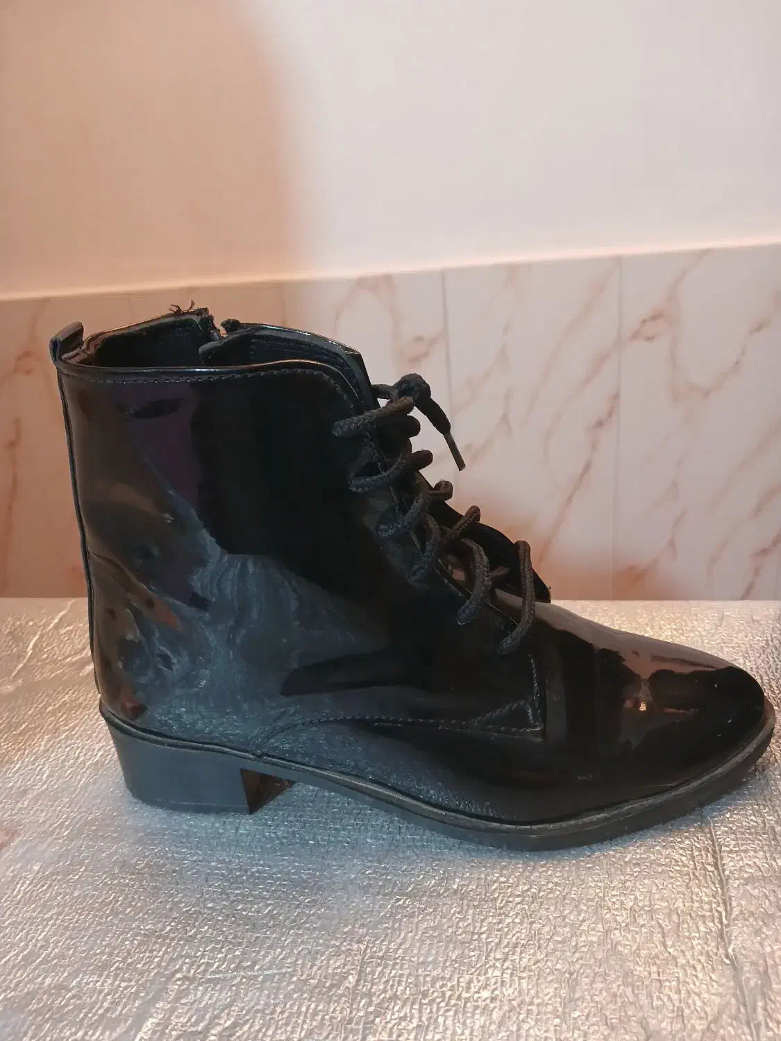 نیم پوت|کیف، کفش، کمربند|زرندیه, |دیوار