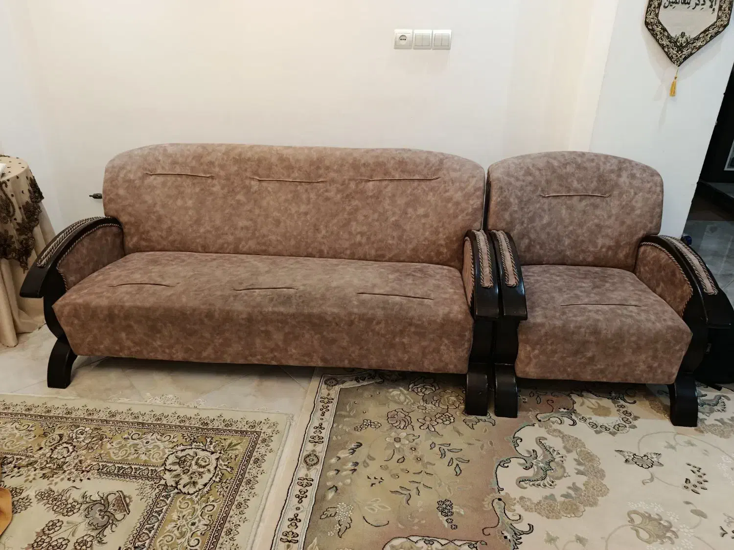 مبل هفت نفره همراه میز عسلی و جلو مبلی|مبلمان خانگی و میز عسلی|علی‌آباد کتول, |دیوار