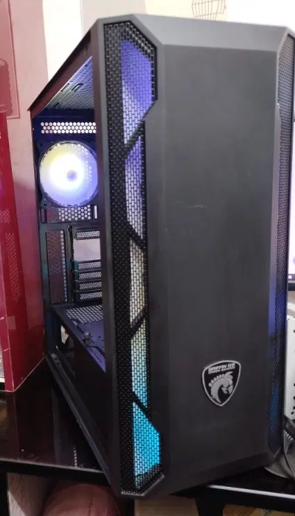 قاب کیس گیمینگ RGB|قطعات و لوازم جانبی رایانه|قم, بیست متری ولیعصر|دیوار