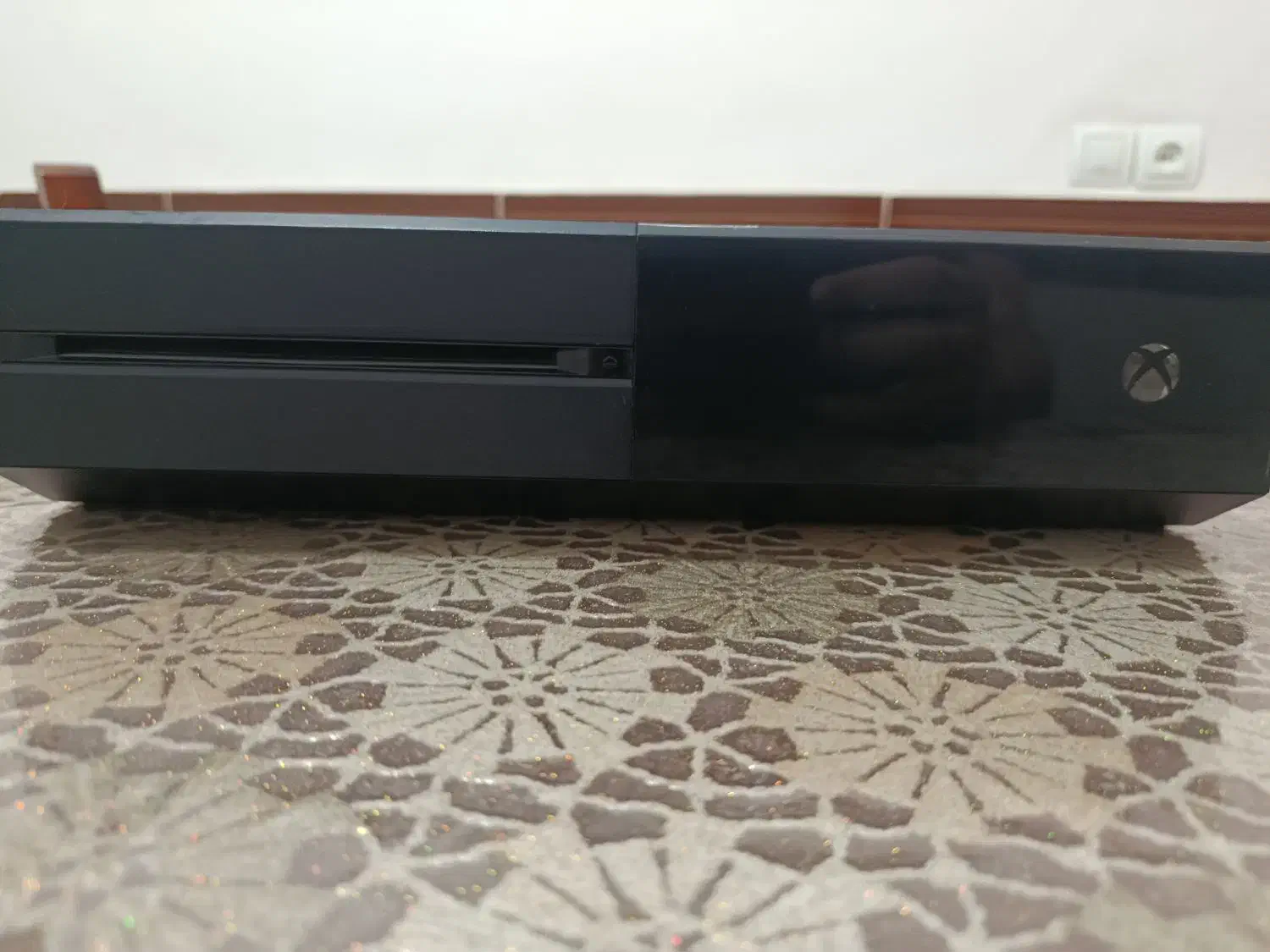 Xbox one|کنسول، بازی ویدئویی و آنلاین|رباط‌کریم, رباط‌کریم|دیوار