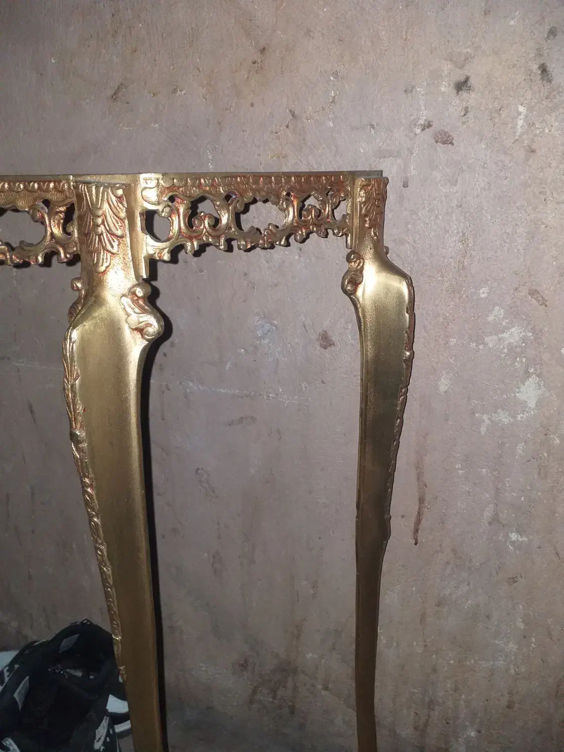 میز آینه برنجی آینه نداره فقط میز هست|بوفه، ویترین، کنسول|اسلامشهر, شهرک احمدیه|دیوار