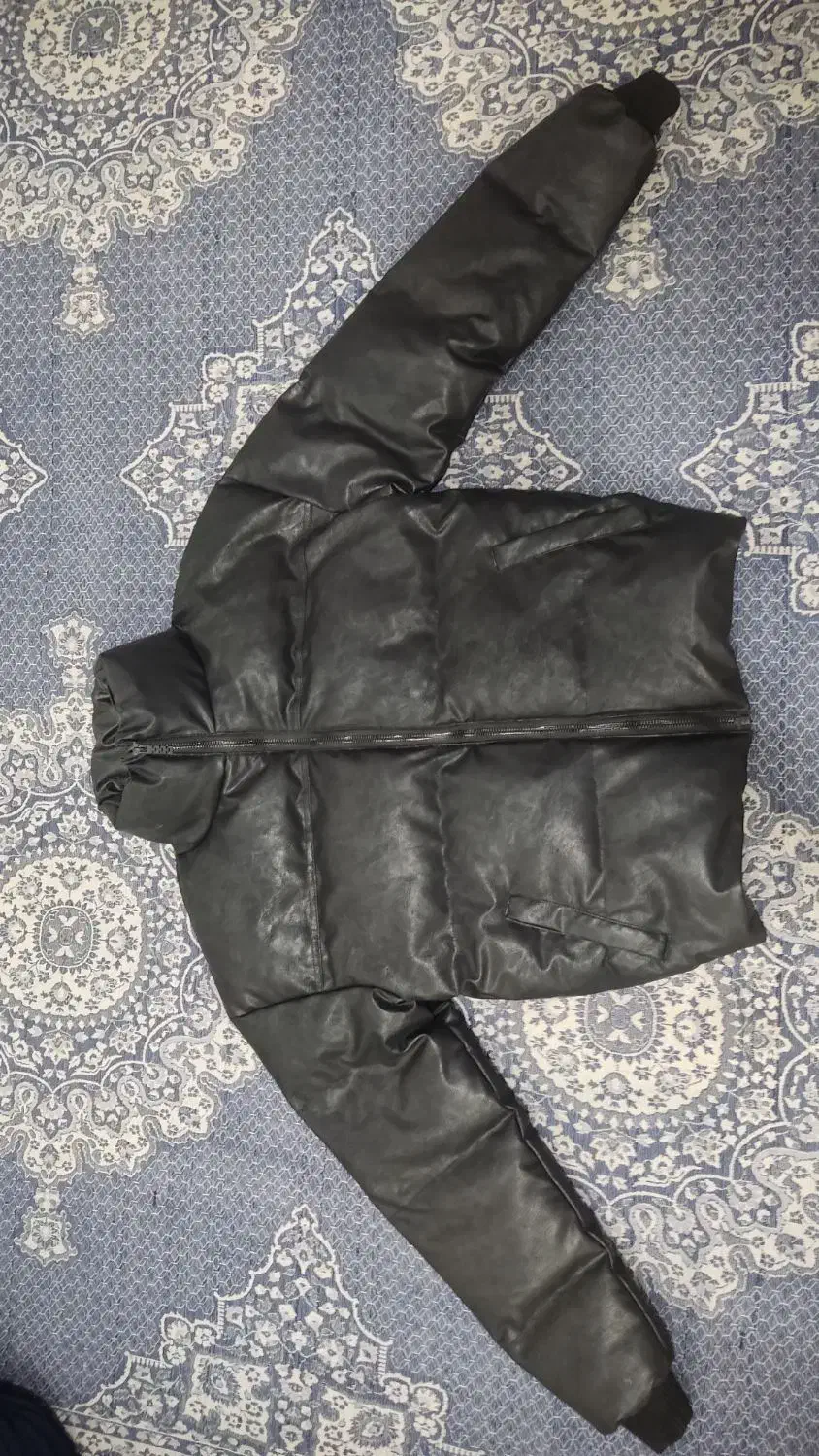 کاپشن|لباس|قروه, |دیوار