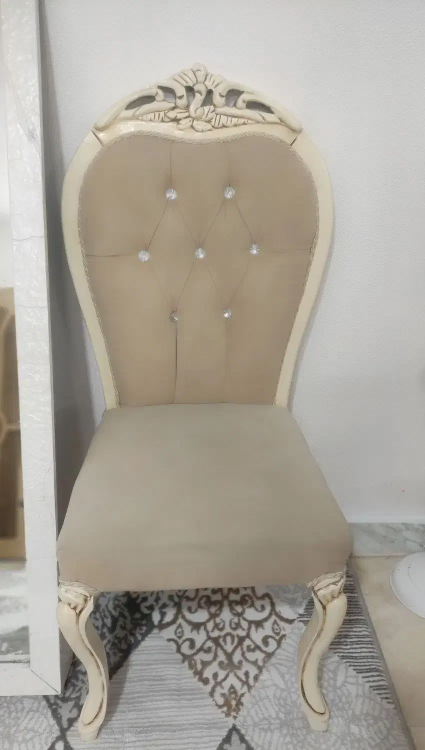 دو عدد صندلی میزبان|مبلمان خانگی و میز عسلی|شاهین‌شهر, شهرک میلاد|دیوار