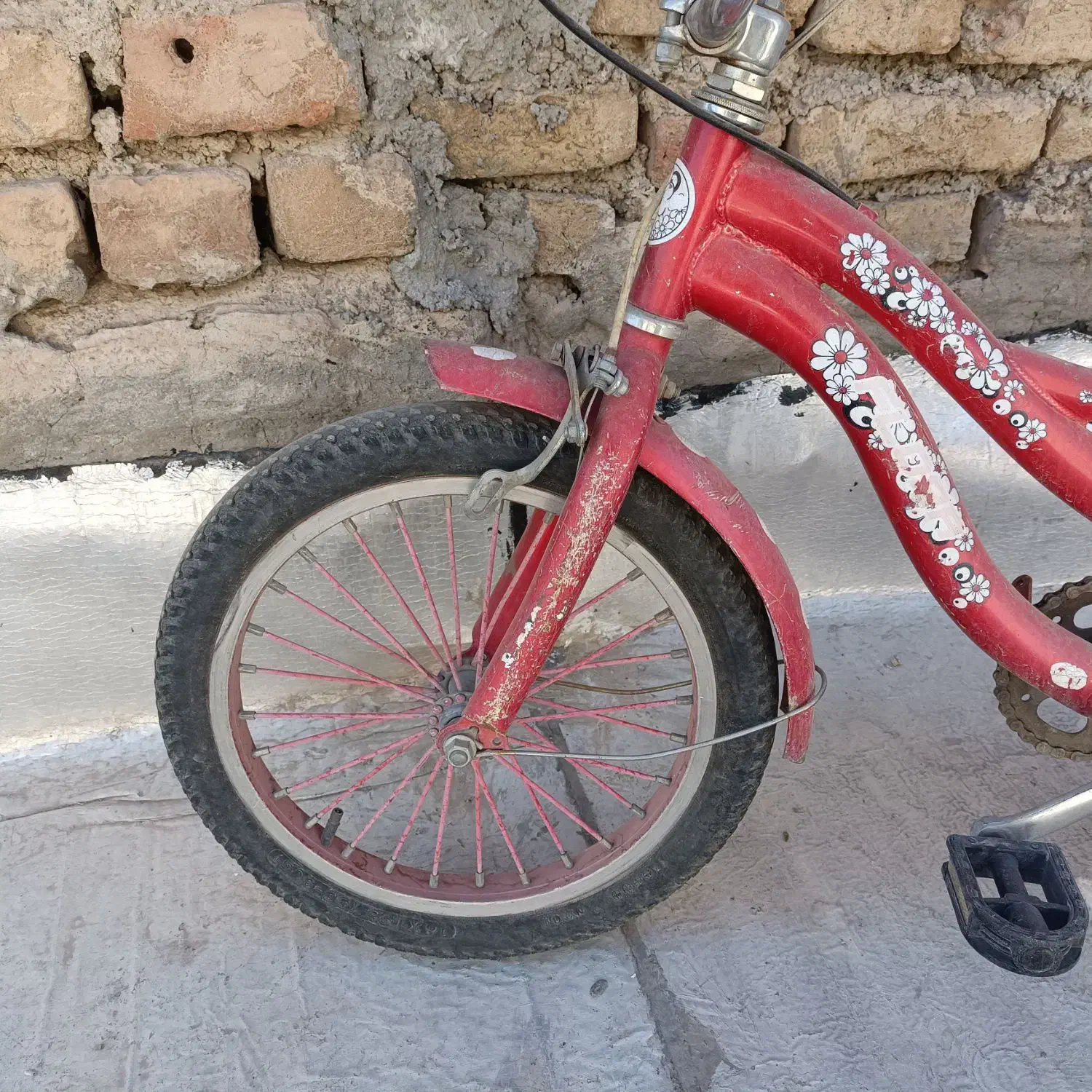 دوچرخه ۱۶|دوچرخه، اسکیت، اسکوتر|بومهن, |دیوار