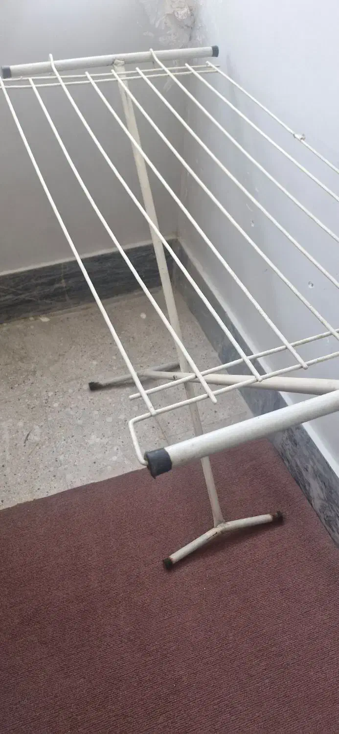 بند رخت|بندرخت و رختآویز|قم, ژاندارمها|دیوار