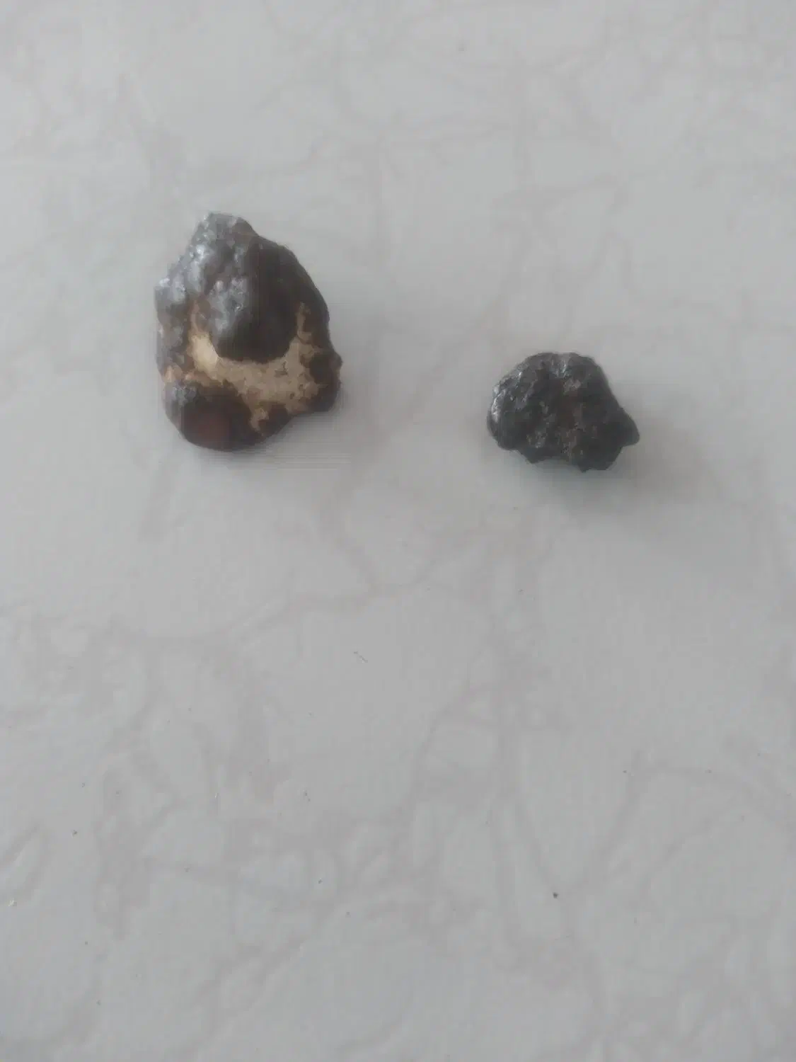 سنگهای فروشی|کلکسیون اشیاء عتیقه|رودهن, |دیوار