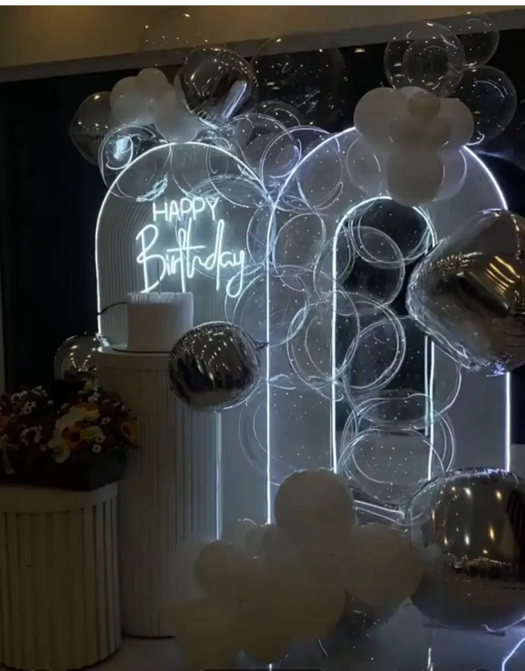 دیزاین یلدایی با گل ارایی و بادکنک آرایی|خدمات پذیرایی، مراسم|مشهد, جاهد شهر|دیوار