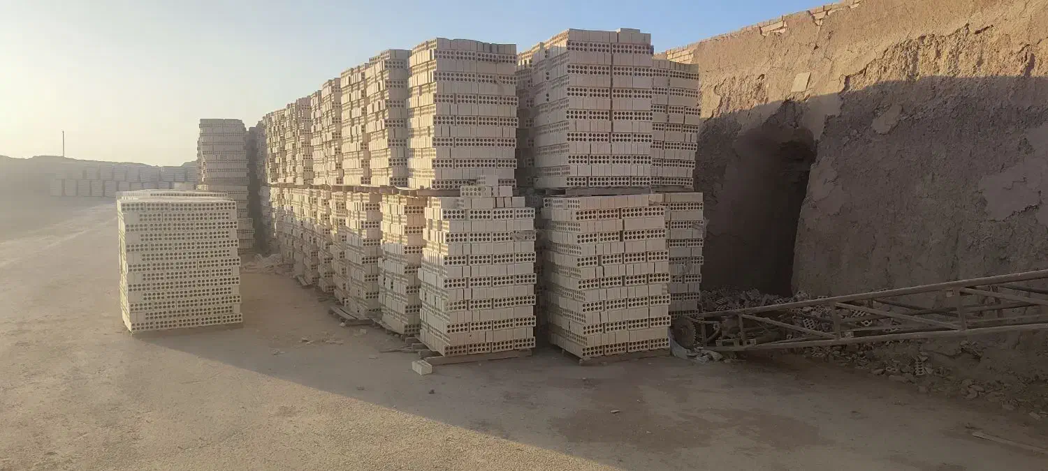 آجر لفتون ده سوراخه آجرسه طرف نما قرمزگلبهی عراقی|مصالح و تجهیزات ساختمان|برخوار, |دیوار