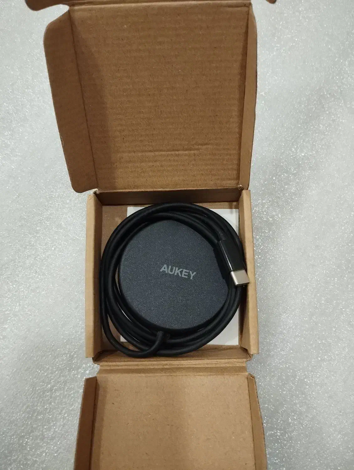 شارژر وایرلس aukey|لوازم جانبی موبایل و تبلت|سبزوار, امیر کبیر|دیوار