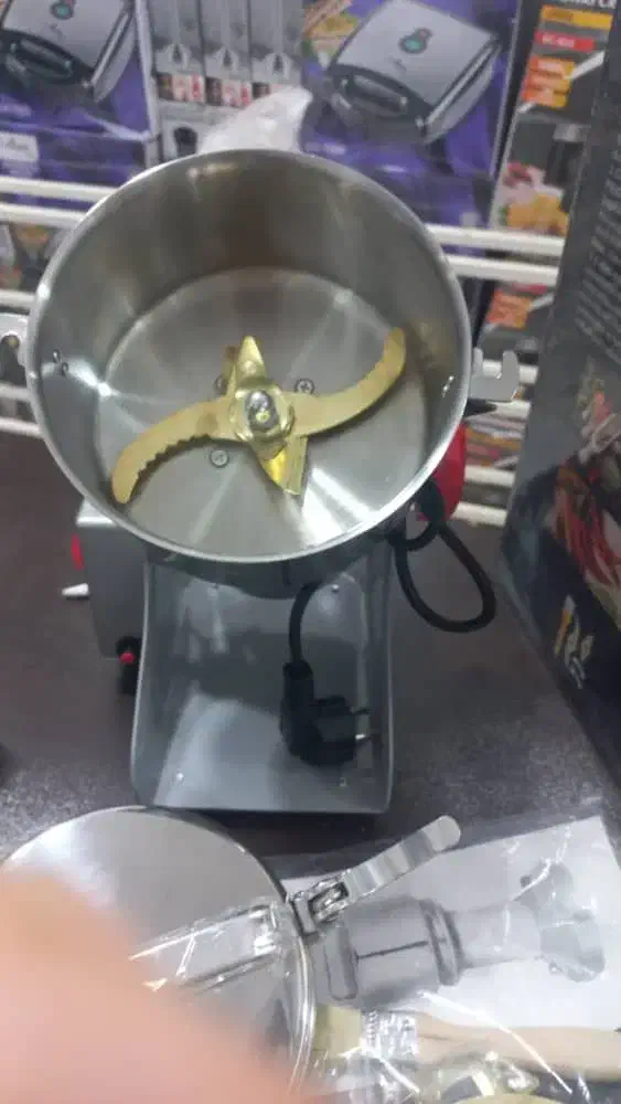 آسیاب صنعتی ۶۰۰گرم|خردکن، آسیاب، غذاساز|همدان, |دیوار