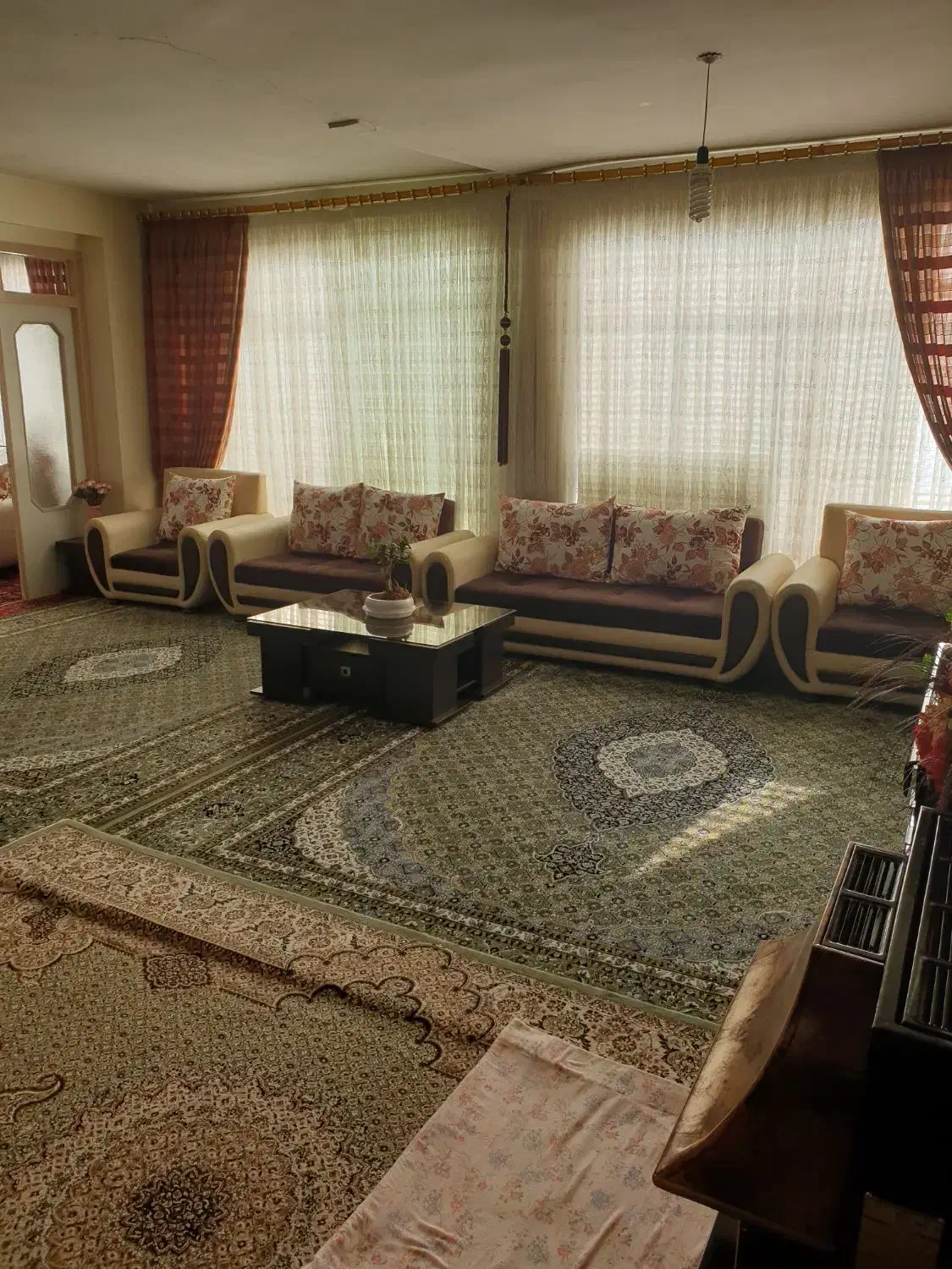 مسکونی ۳ طبقه دربست نزدیک حرم با پارکینگ|اجارهٔ خانه و ویلا|مشهد, نوغان|دیوار
