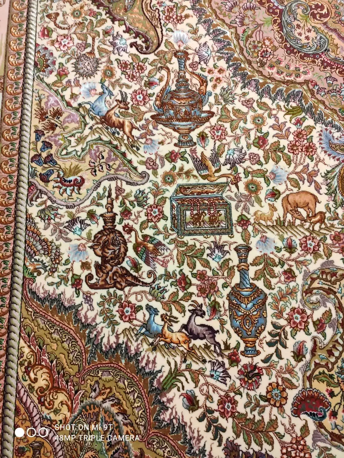 9 متری نامی|فرش|تهران, حکمت|دیوار