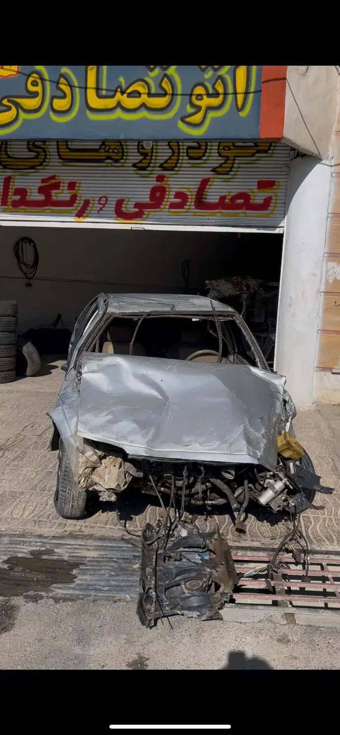 پژو۴۰۵ تصادفی|خودرو سواری و وانت|الیگودرز, |دیوار