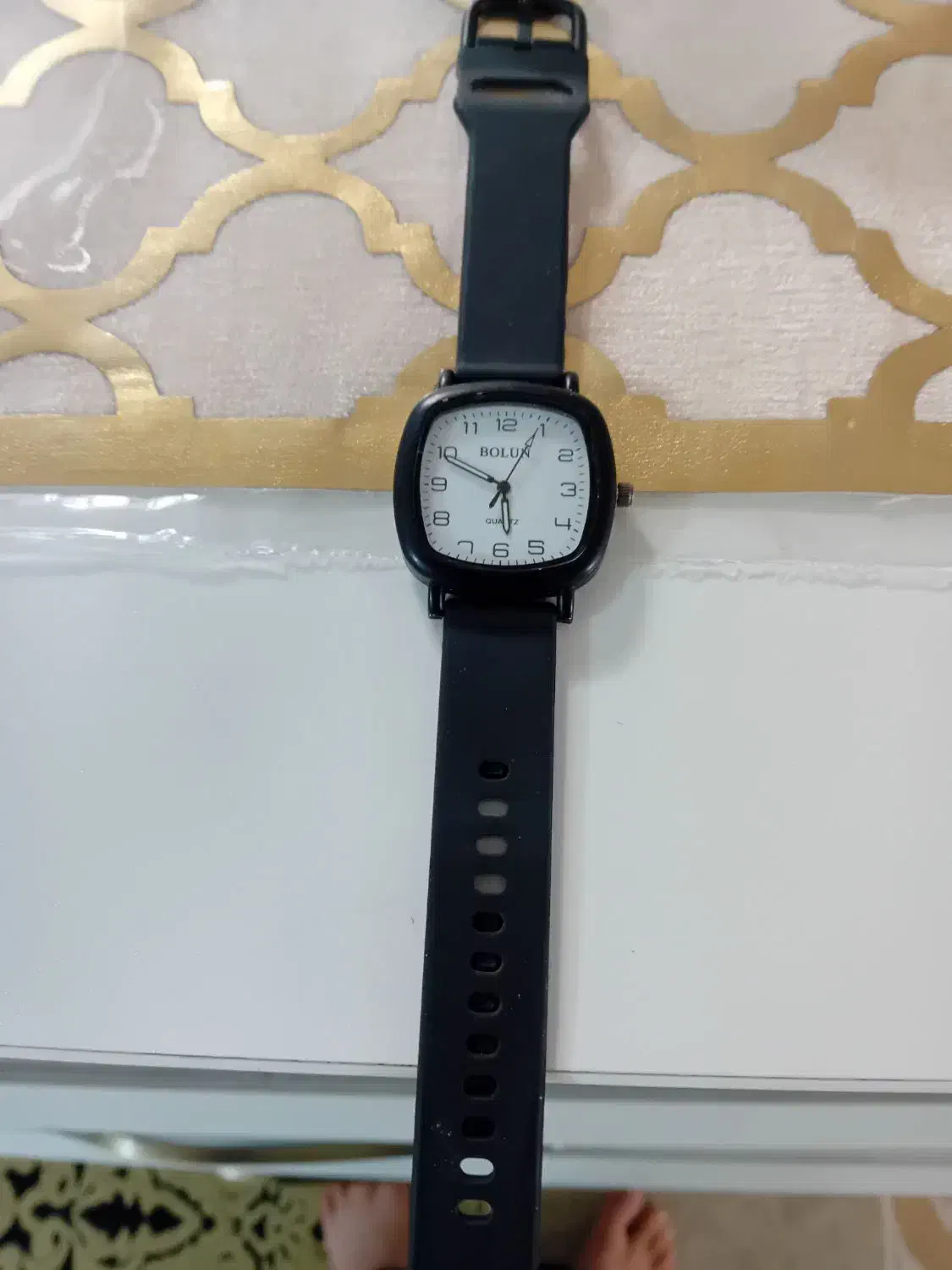 ساعت|ساعت|قم, بنیاد|دیوار