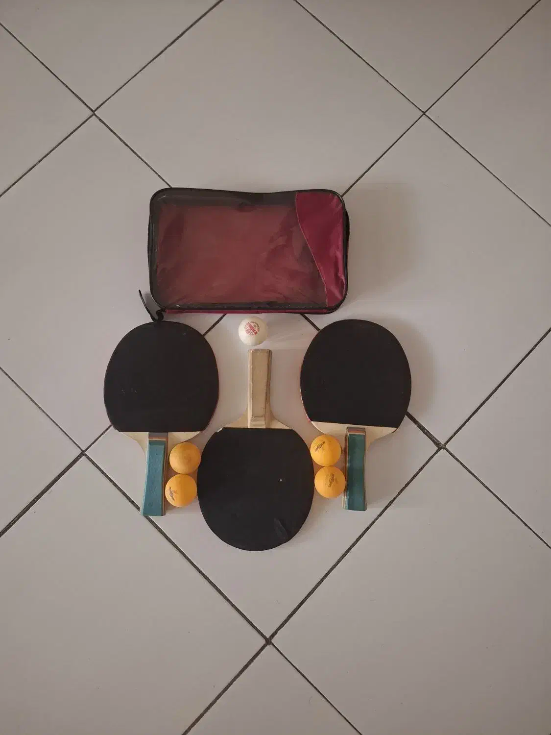 سه عدد راکت وپنج عدد توپ|ورزشهای توپی|تهران, پونک|دیوار