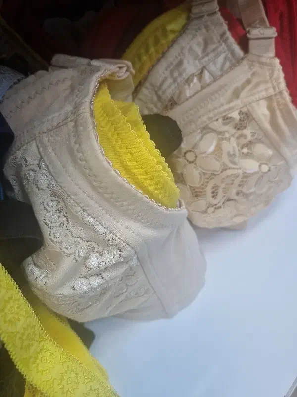 لباس زیرزنانه|لباس|علی‌آباد کتول, |دیوار