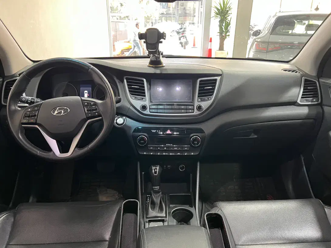 توسان ۲۰۱۷ شرکتی فول تک رادار|خودرو سواری و وانت|تهران, سهروردی|دیوار