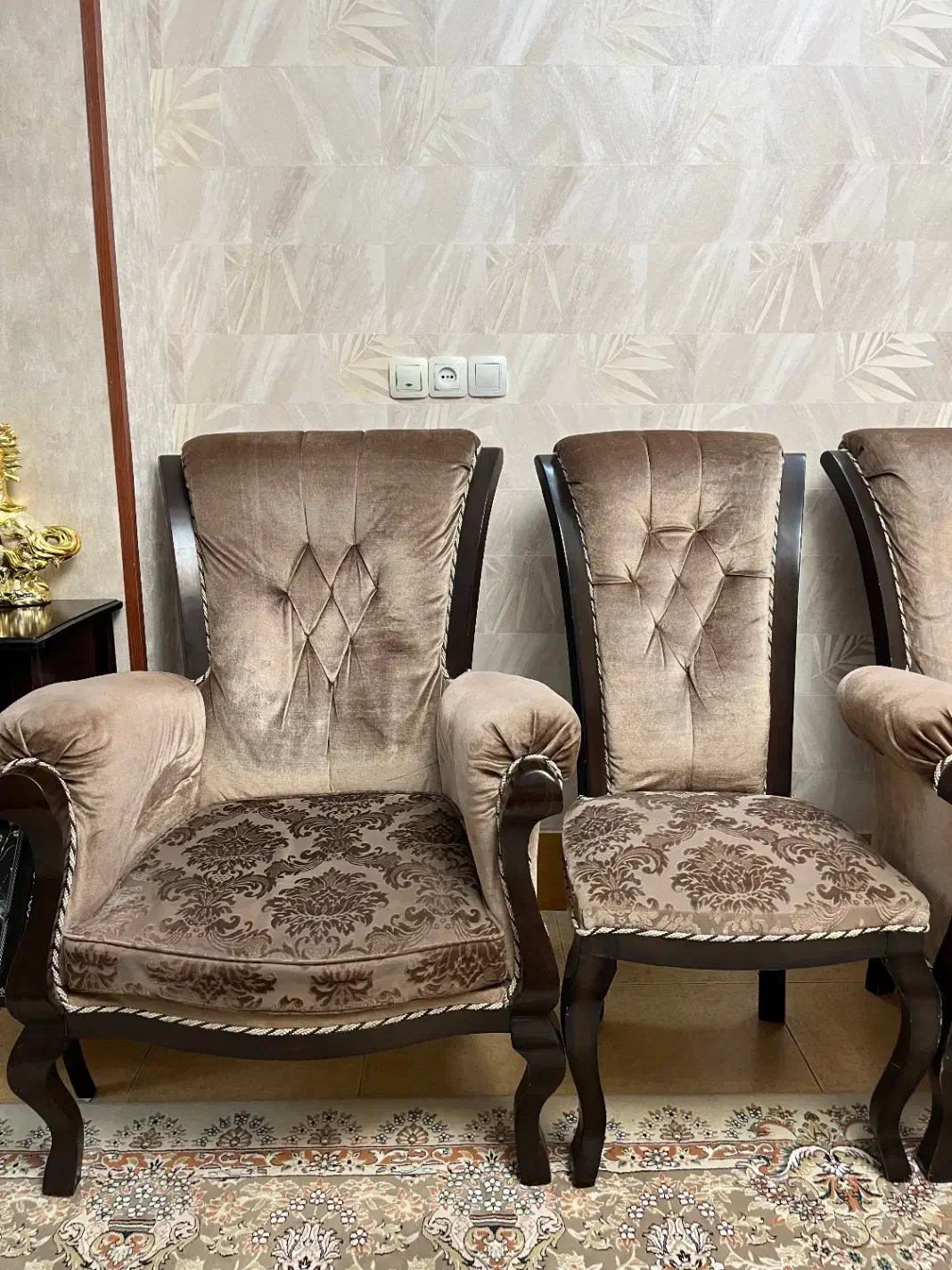 مبل|مبلمان خانگی و میز عسلی|پیر بکران, |دیوار