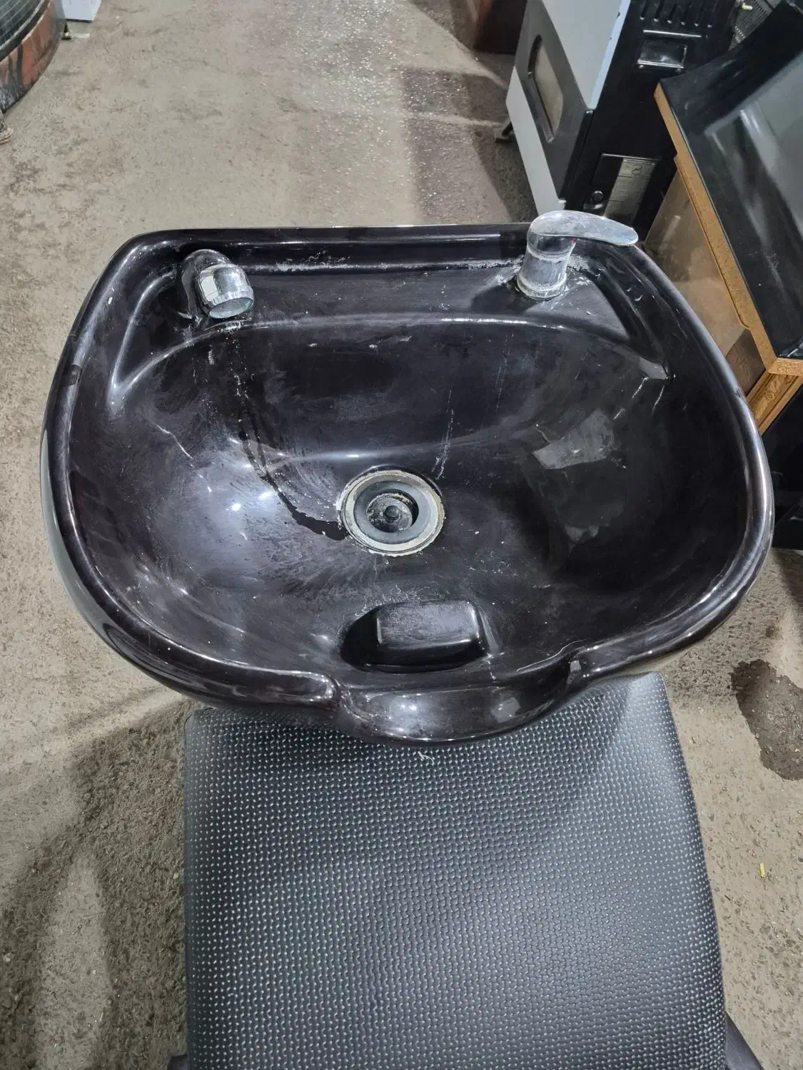 فروش وسایل آرایشگاه زنانه|آرایشگاه و سالن‌های زیبایی|شاهین‌شهر, حافظ جنوبی|دیوار