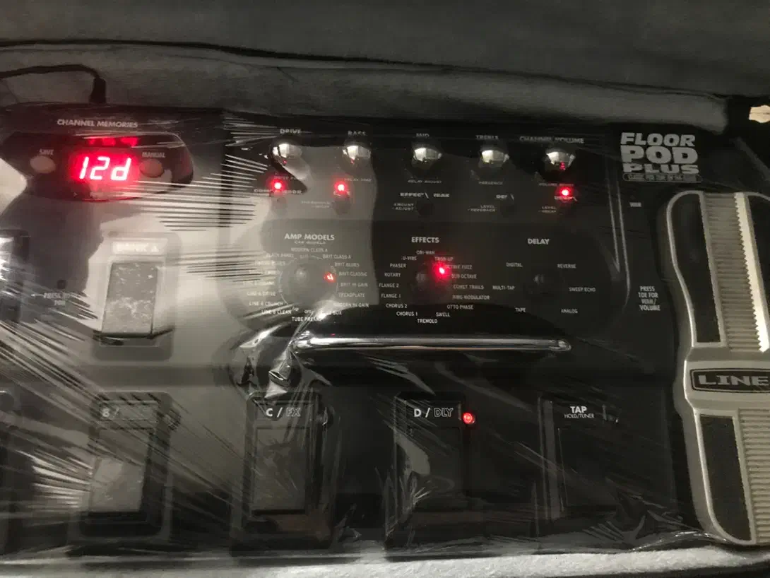 افکت POD floor pod plus حرفه ای با ساند کارت قوی|گیتار، بیس، امپلیفایر|تهران, چیتگر شمالی|دیوار