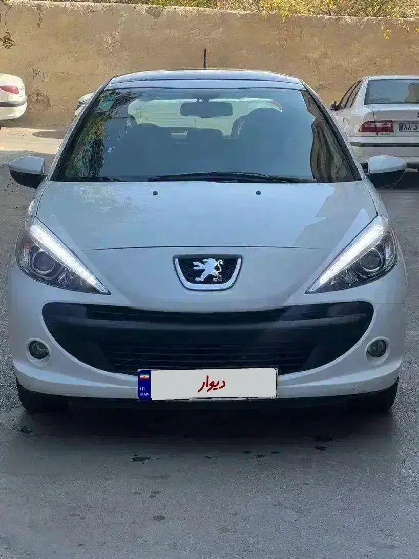 ۲۰۷ مدل ۱۴۰۳ سقف پانا ارتقا پا به صفر|خودرو سواری و وانت|اصفهان, باغ زرشک|دیوار