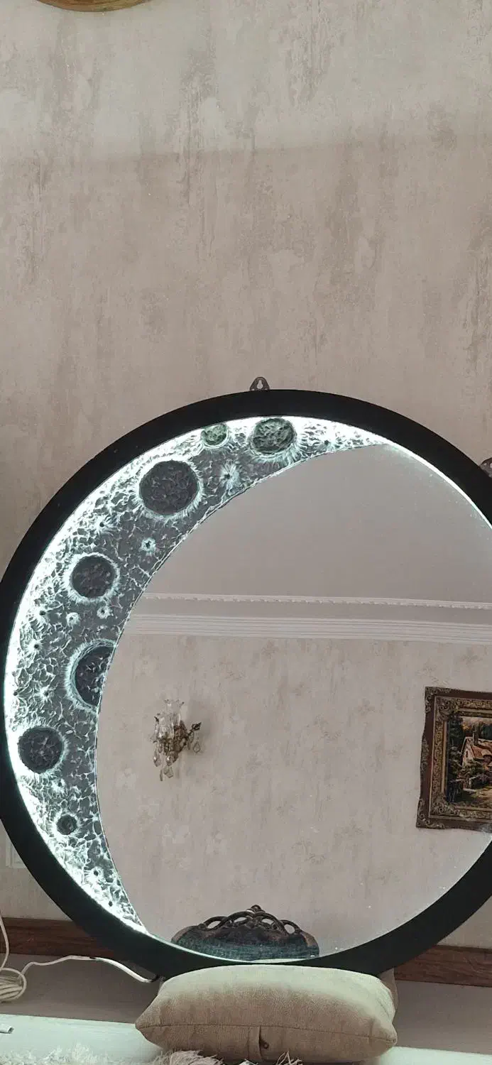 آینه بزرگ ماه|آینه|ارومیه, |دیوار