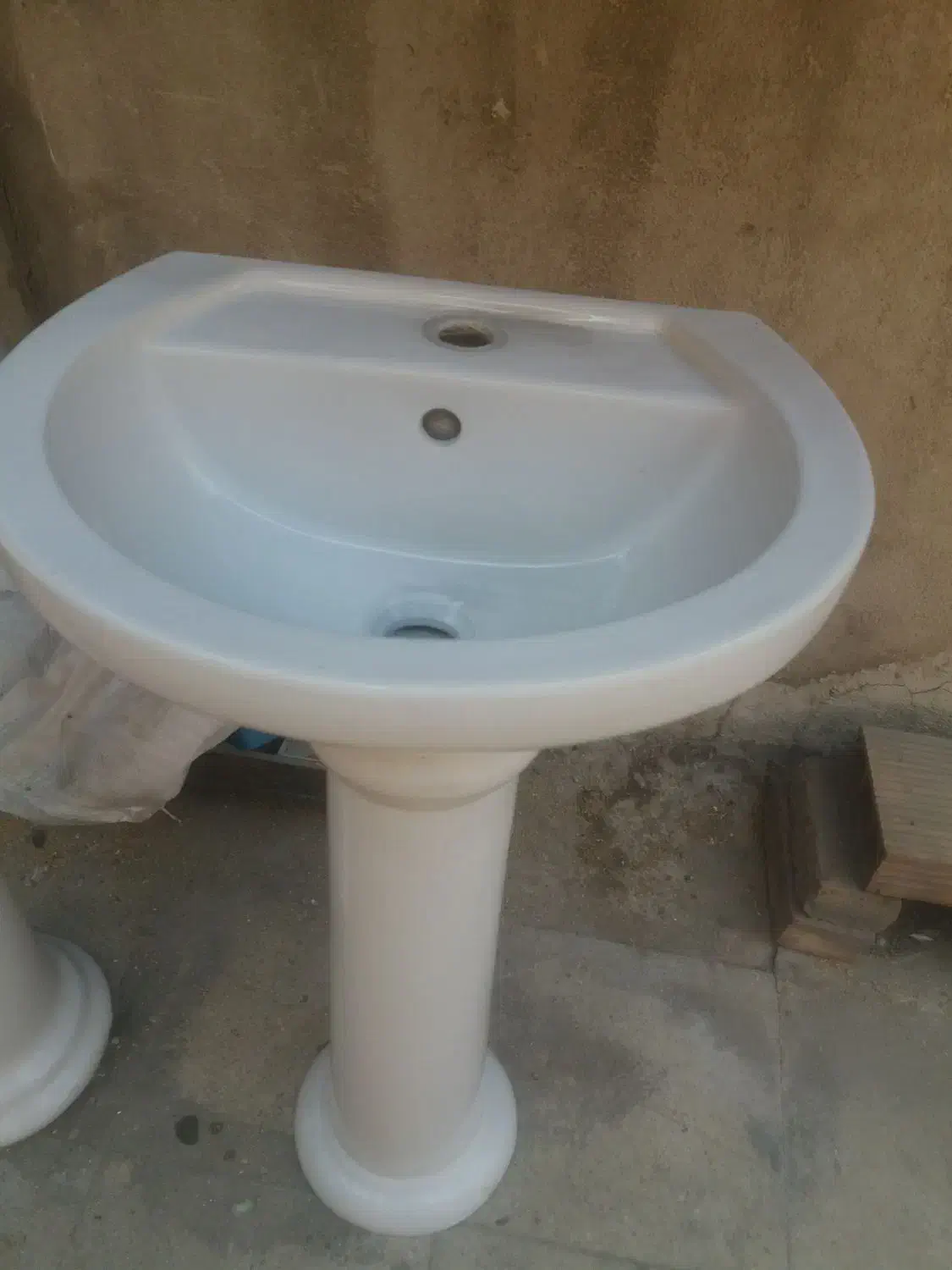 روشویی چینی سفید جنس قدیم|لوازم سرویس بهداشتی|تهران, زرکش|دیوار