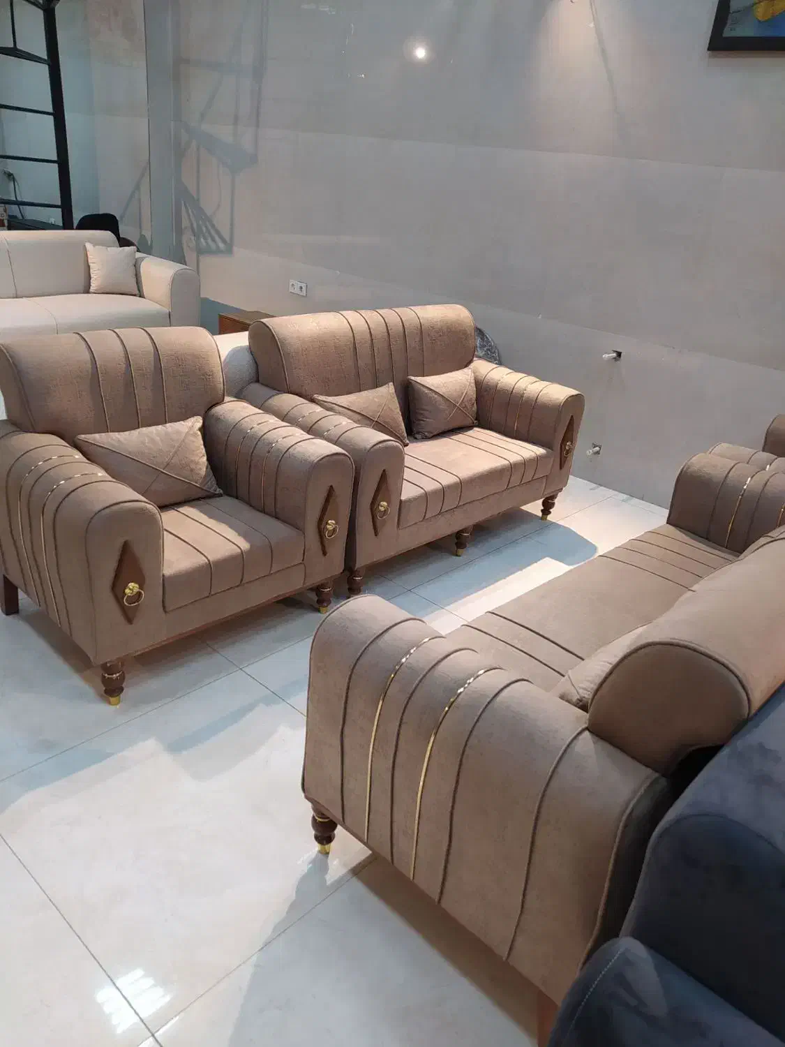 تولیدی ومبلمان تندیس باارسال رایگان|مبلمان خانگی و میز عسلی|فردیس, دهکده|دیوار