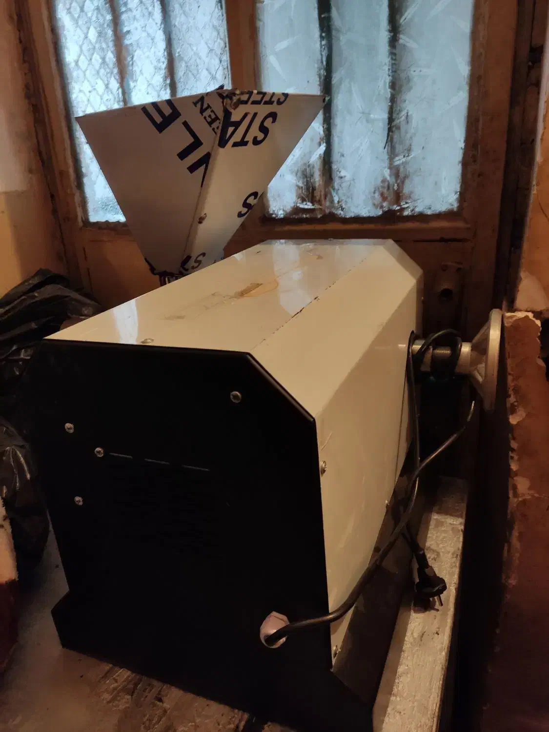 یک عدد دستگاه روغن گیری|ماشین‌آلات صنعتی|اهواز, بیست متری شهرداری|دیوار