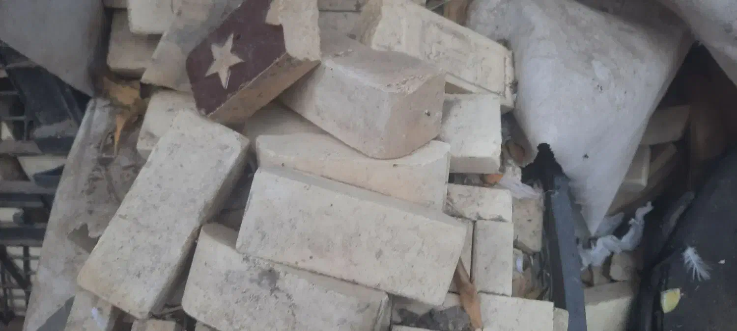 واگذاری مقداری اجر نما اصفهان وتهران ۳سانت|مصالح و تجهیزات ساختمان|بم, |دیوار