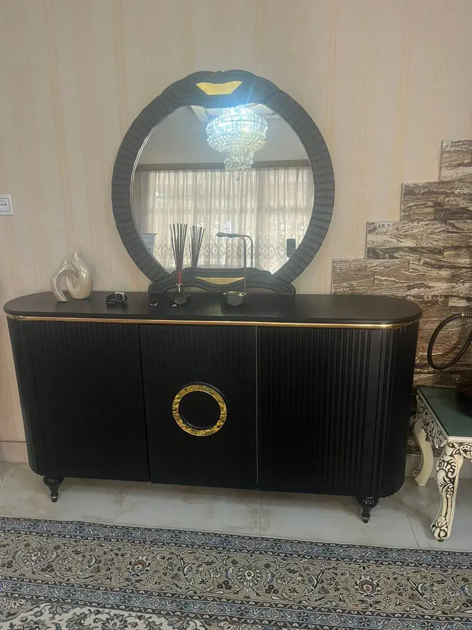 آینه کنسول مشکی طلایی  و میز تلویزیون نو و سالم|بوفه، ویترین، کنسول|شهریار, شهریار|دیوار