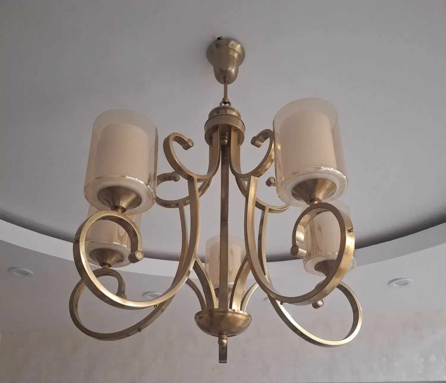 لوستر ۵ و۶ شاخه درحدنو|لوستر و چراغ آویز|قم, باجک یک|دیوار